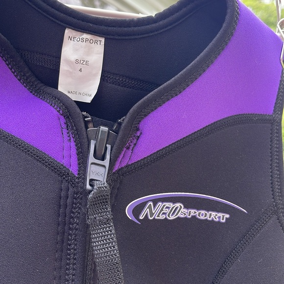 NeoSport 2.5mm Women's Front Zip Vest Wetsuit 4 Black/Purple - Picture 2 of 5